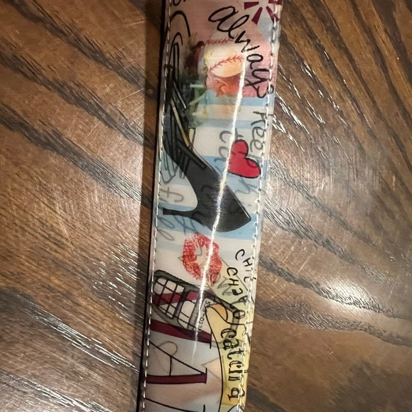 Relic Woman’s Hologram HOW TO HOLD. Multicolored Belt Size Medium 38 - Picture 5 of 10